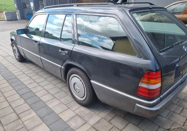 Mercedes-Benz Klasa E cena 15700 przebieg: 309000, rok produkcji 1994 z Biała małe 191